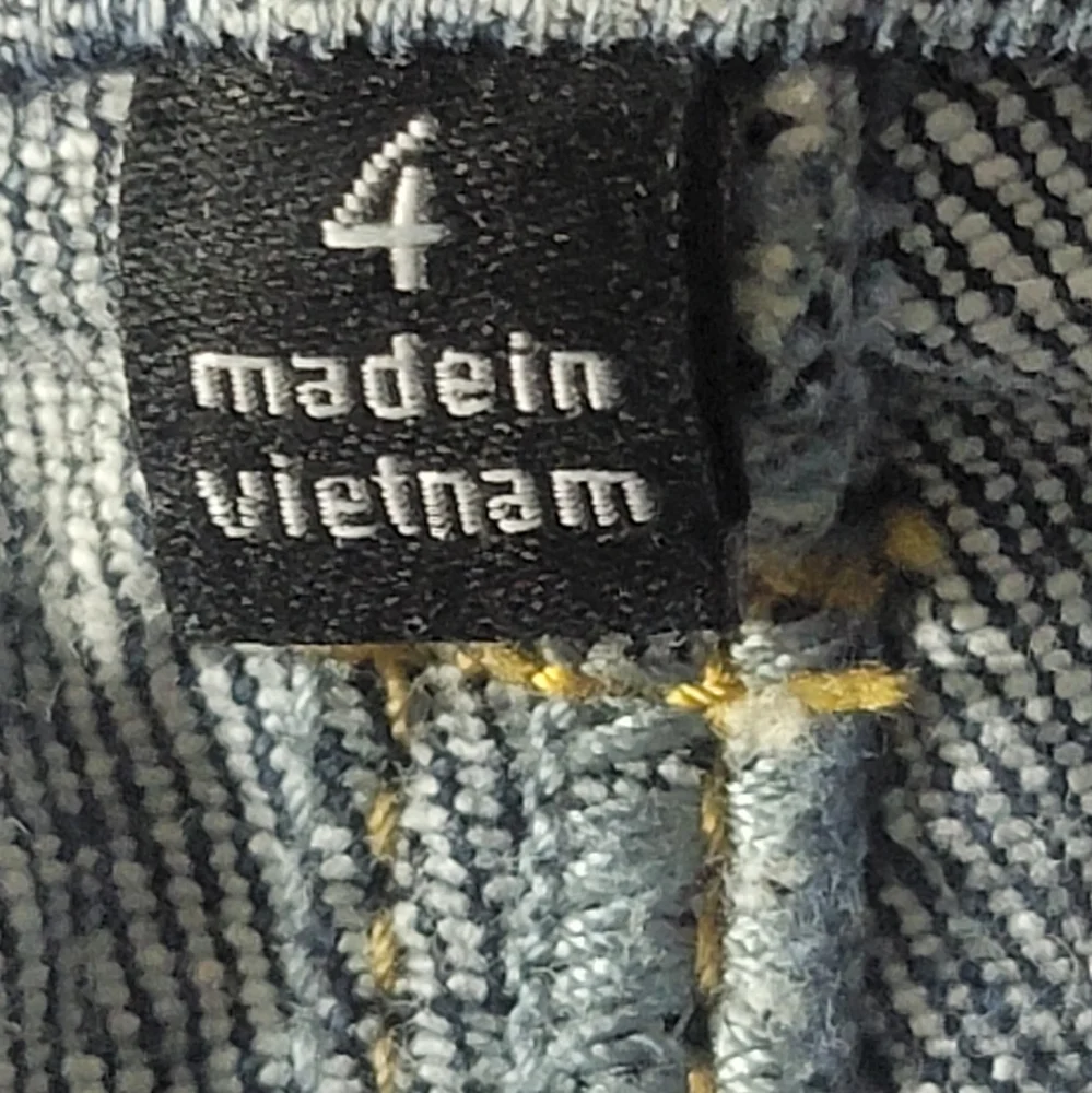 Cabi women's skinny blue low rise distress jeans size 4 - Picture 9 of 11